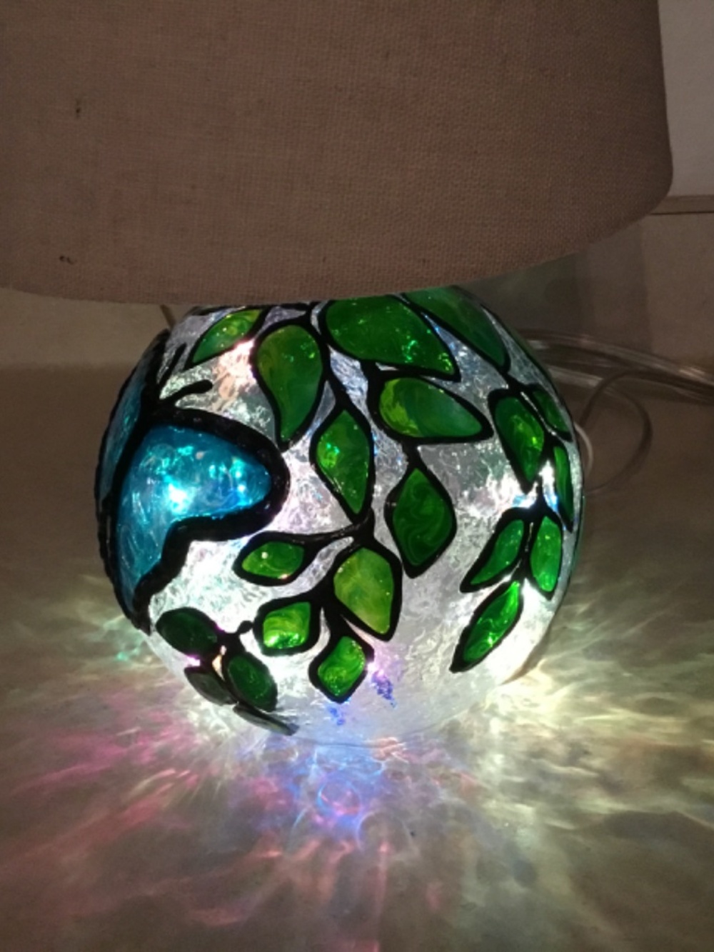 New, HandPainted Stained glass Turquoise Butterfly and Vines lamp - Picture 4 of 9